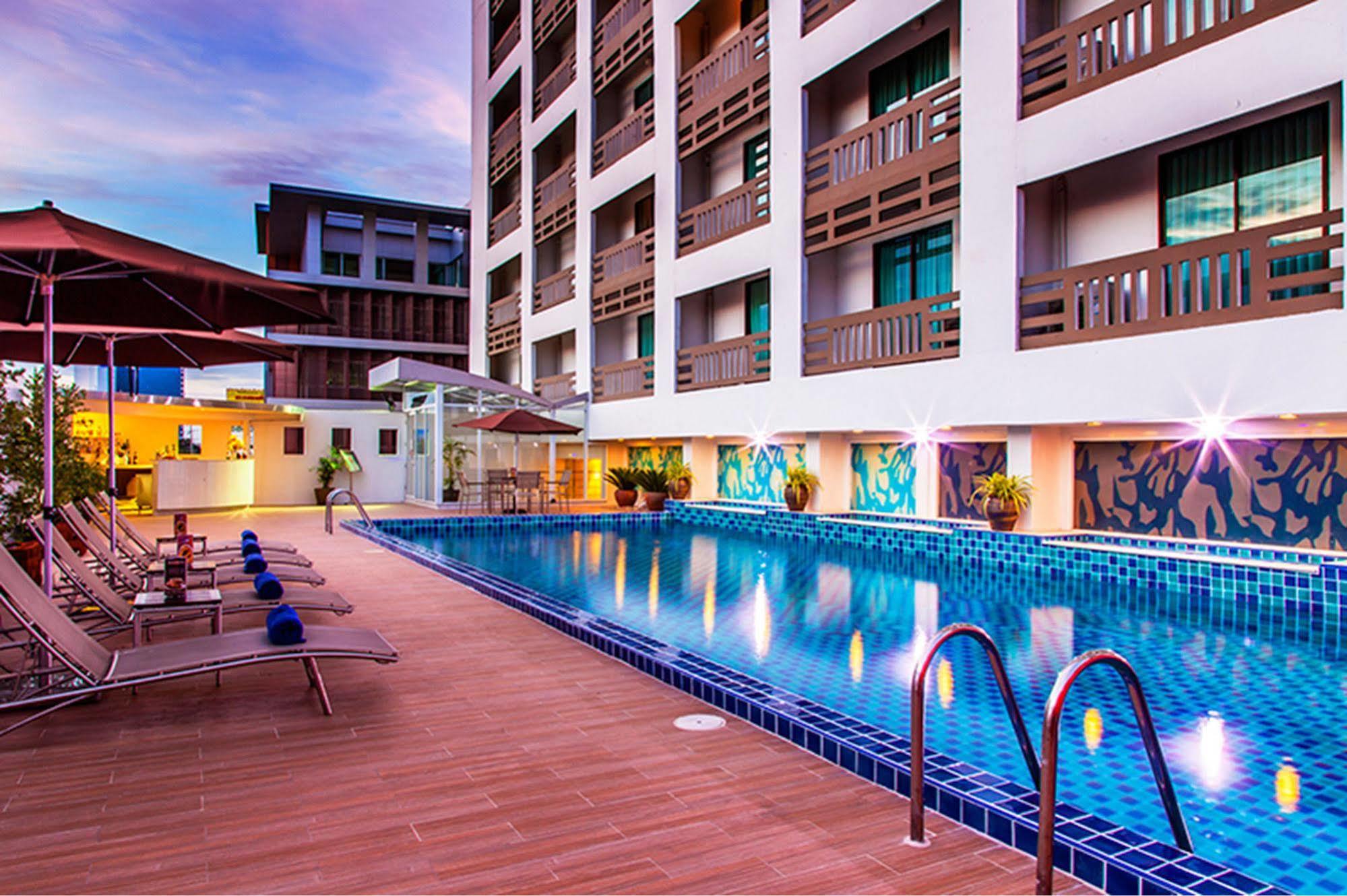 Maple Hotel Bangkok Esterno foto